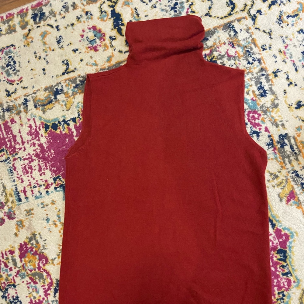 Ellen Tracy 100% cashmere turtleneck She’ll Red